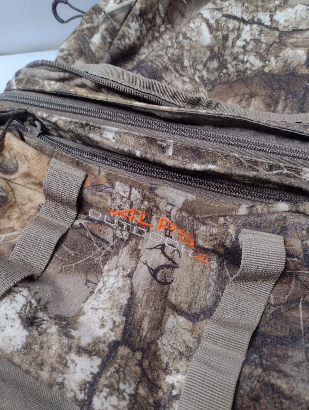 ALPS OutdoorZ Big Bear Lumbar Pack Day Pack 2 in 1 Realtree Xtra Camo A6